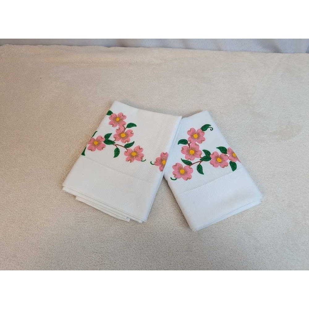 Thomaston New Era White Embroidered‎ Floral Hand Towels 2pc Set